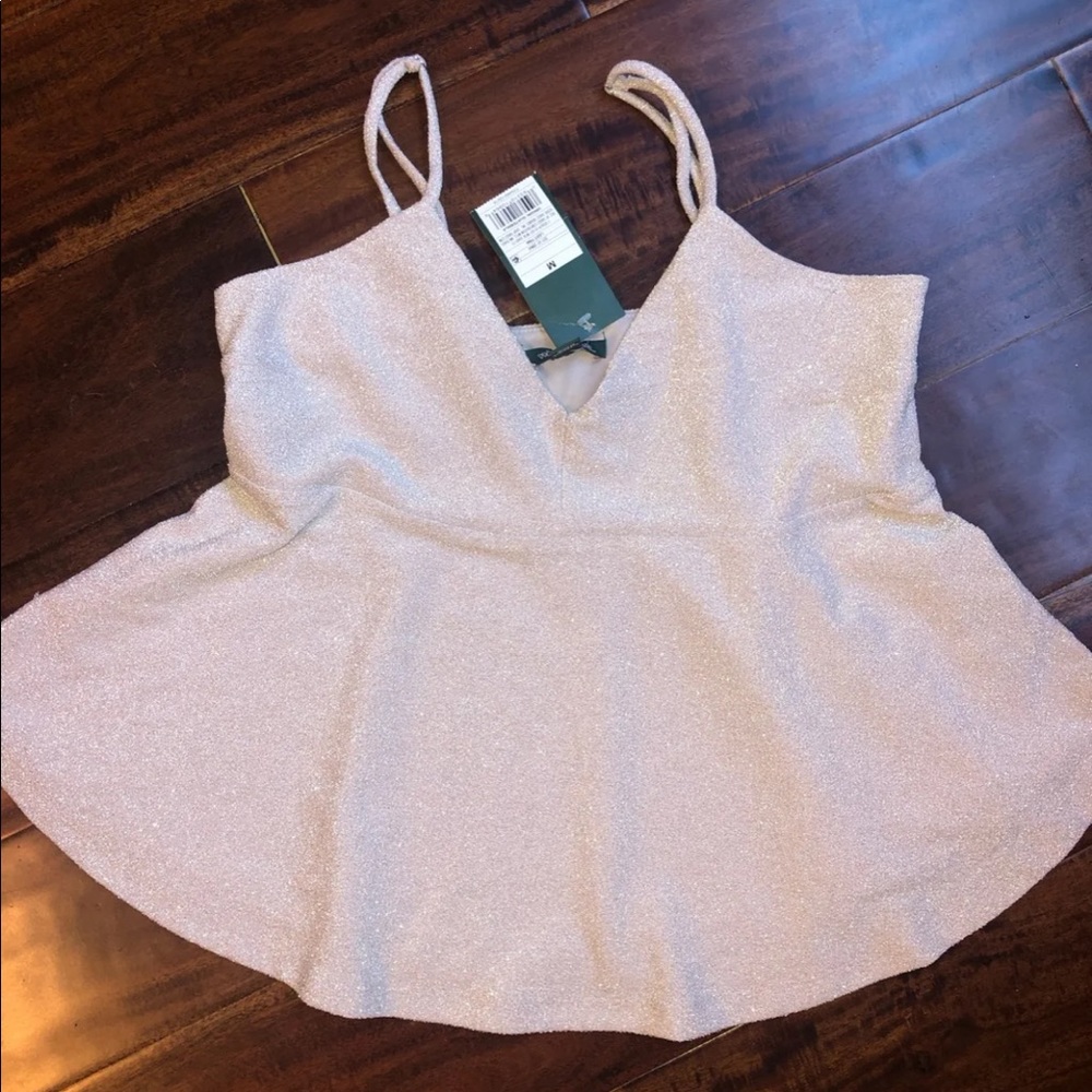 🔴4 for $25🔴 NWT Sparkly top